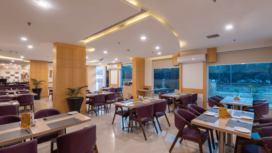 Resturant and Bar - DSC 5498-HDR (1)