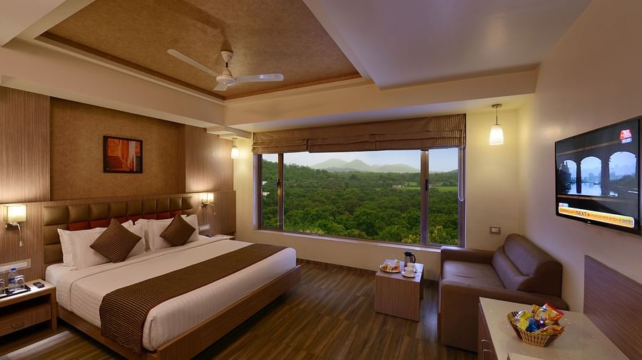 Places to stay in Sasan Gir, Best places to stay in Sasan Gir, Sarovar Portico, Sasan Gir