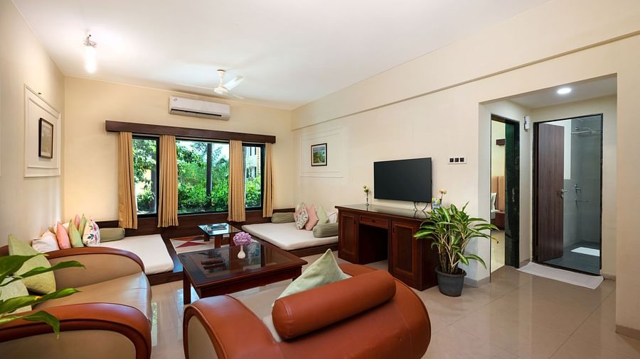 7 - Executive Suite