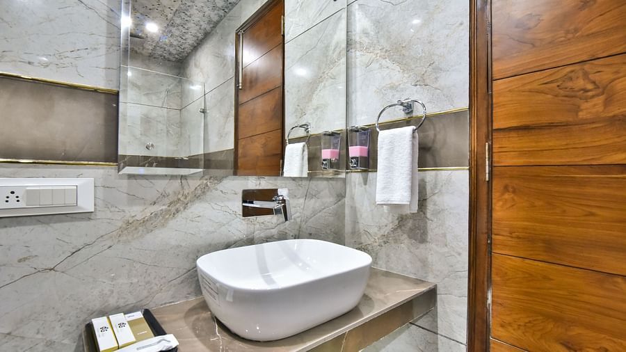 Vanity area of Deluxe Non-view Room at DLS Ark Holiday Inn, Banikhet.