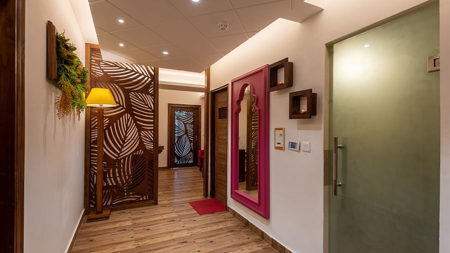 spa corridor featuring a mirror at DLS Spring Valley Resort Dharamshala