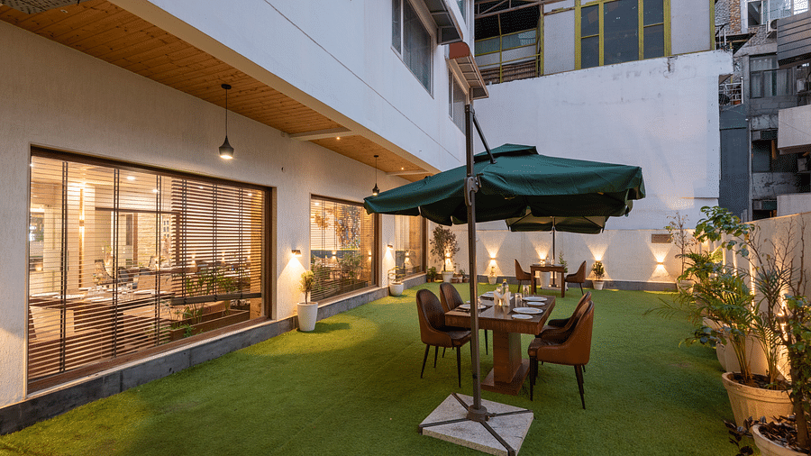 LAWN AREA  (1)