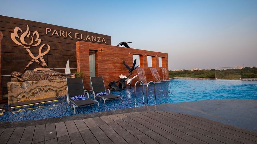 Swimming Pool of Hotel Park Elanza, Coimbatore