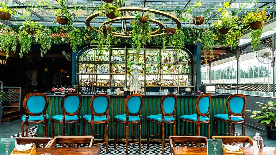 Blue cl=olouKyba at Visthara - Urban Boutique Hotel 9
