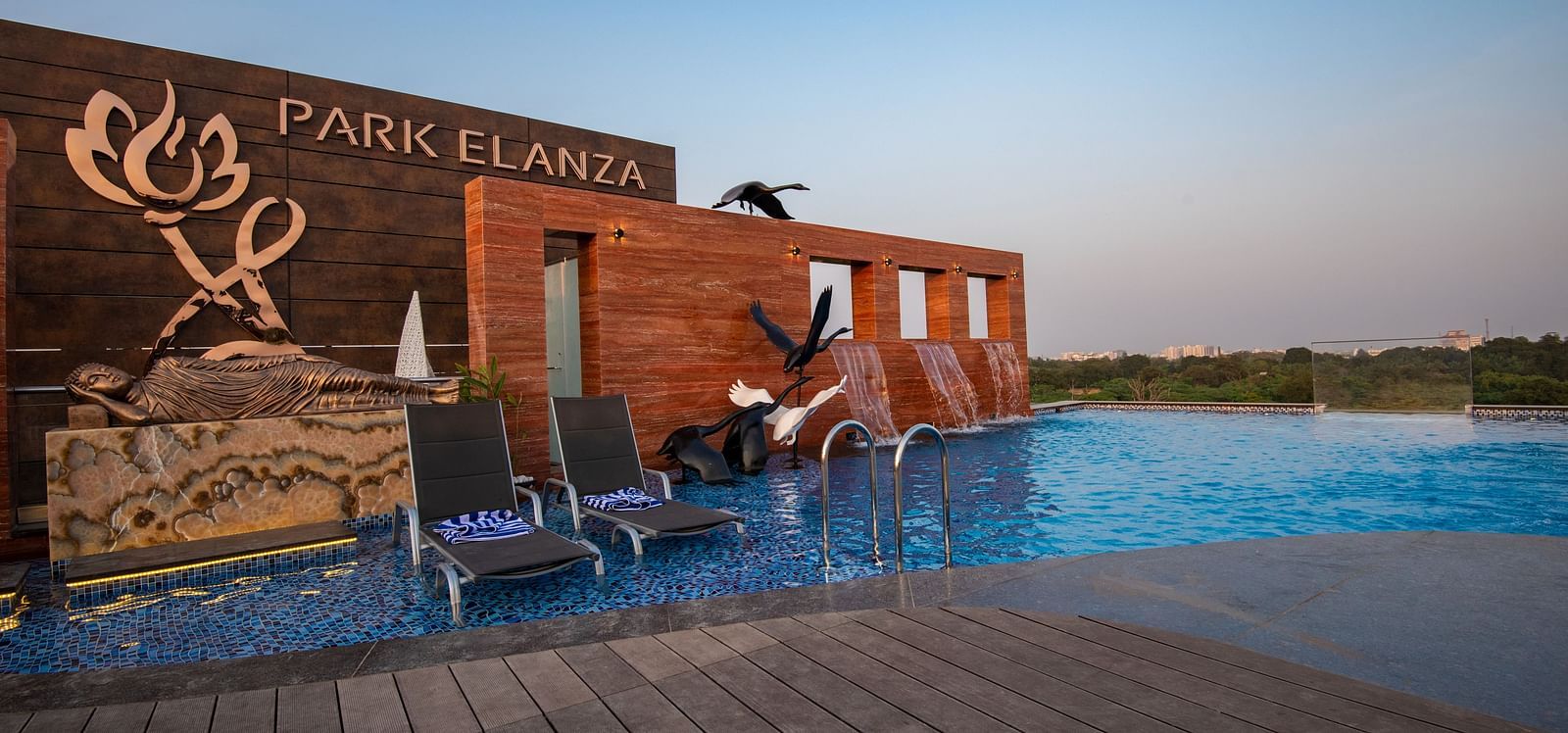 Swimming Pool of Hotel Park Elanza, Coimbatore