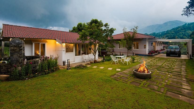 Annexe and Main House Exterior with out seating and campfire - Ibex Stays & Trails, Kotagiri