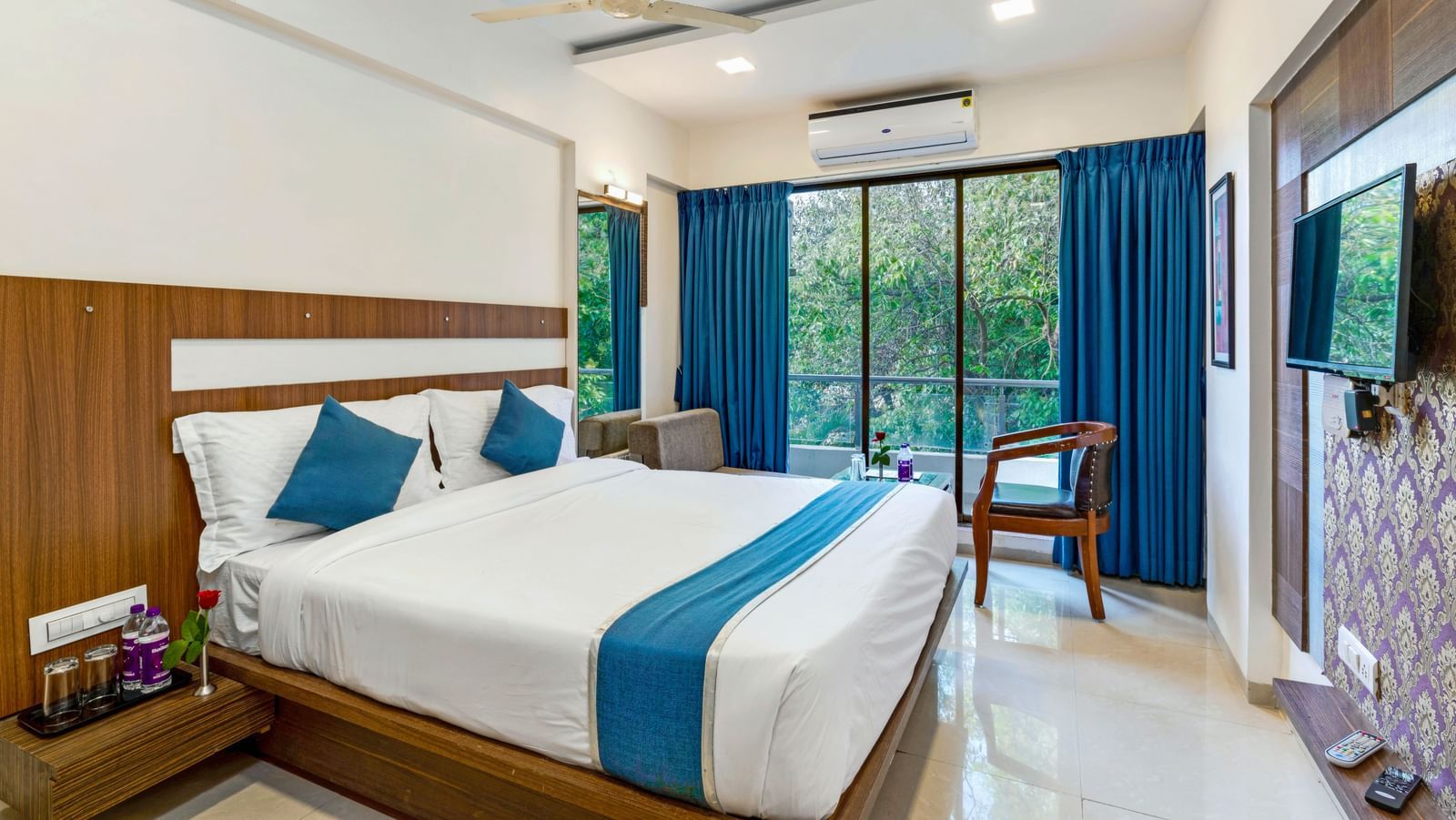 Super Deluxe Room11