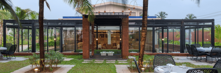 Outdoor Dining La Concha Restaurant in Goa in daytime 3