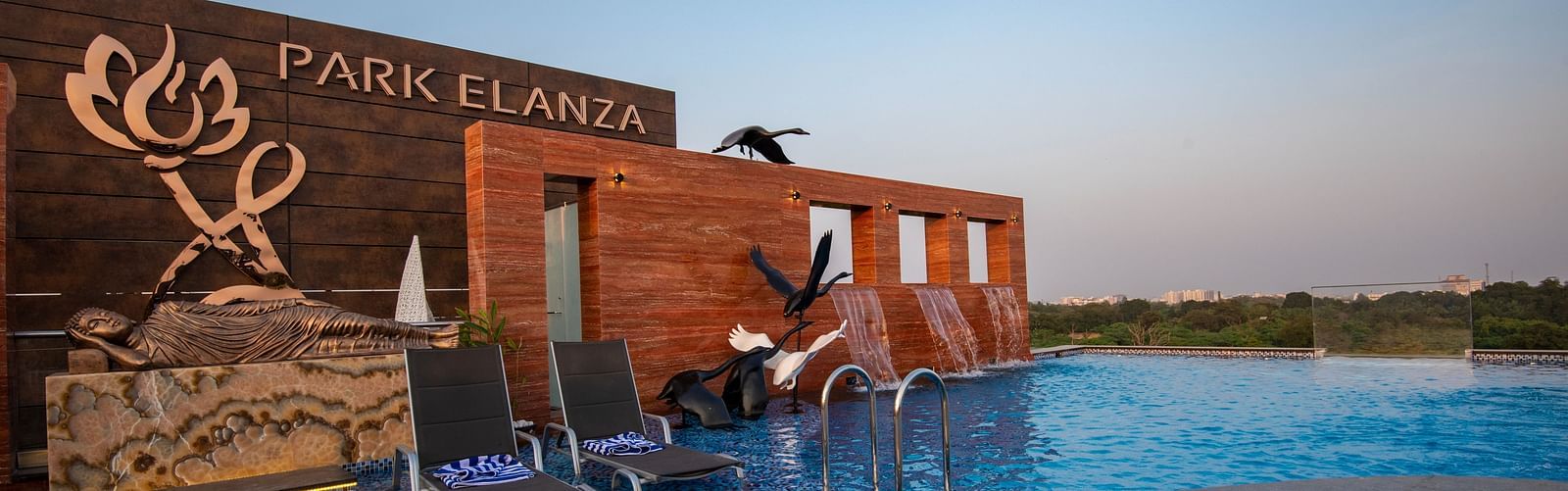 Swimming Pool of Hotel Park Elanza, Coimbatore