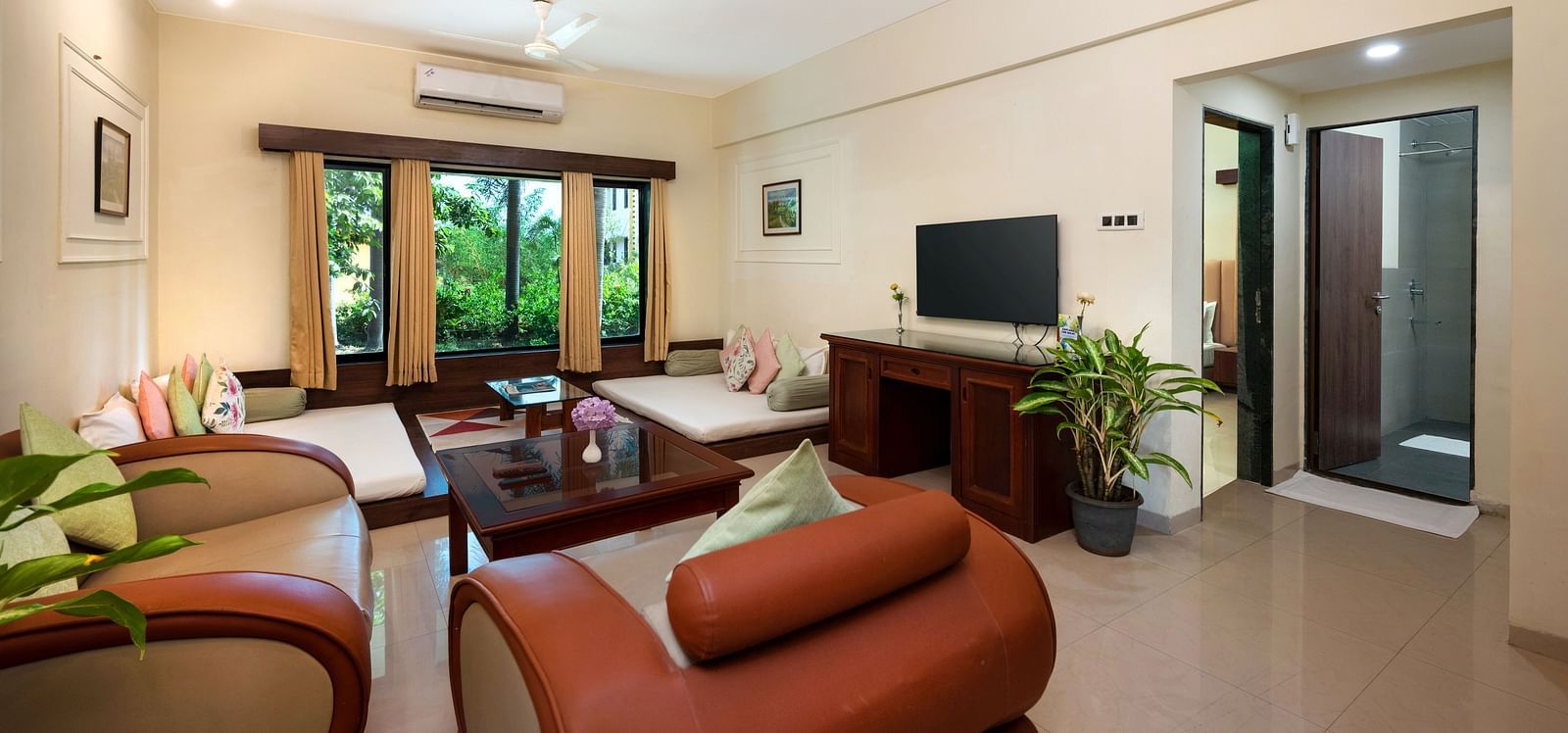 7 - Executive Suite