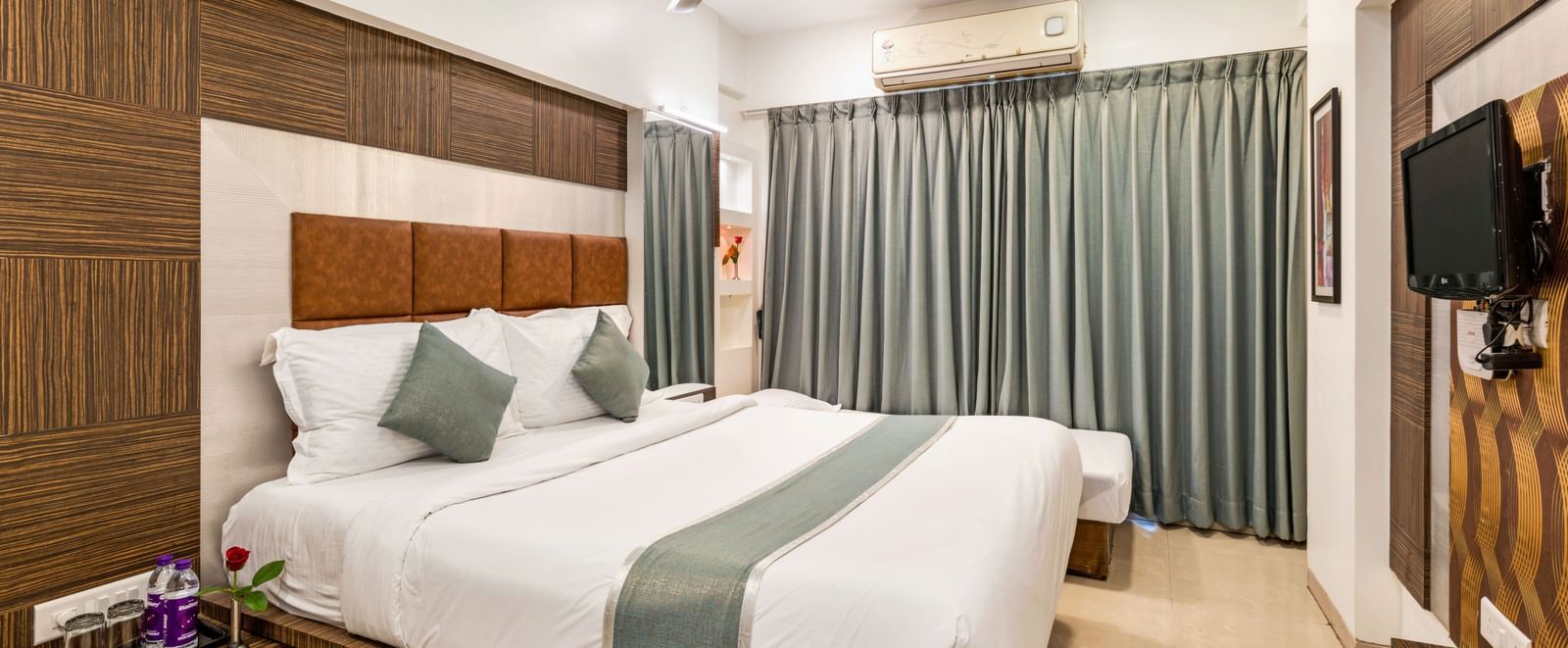 Super Deluxe Room8