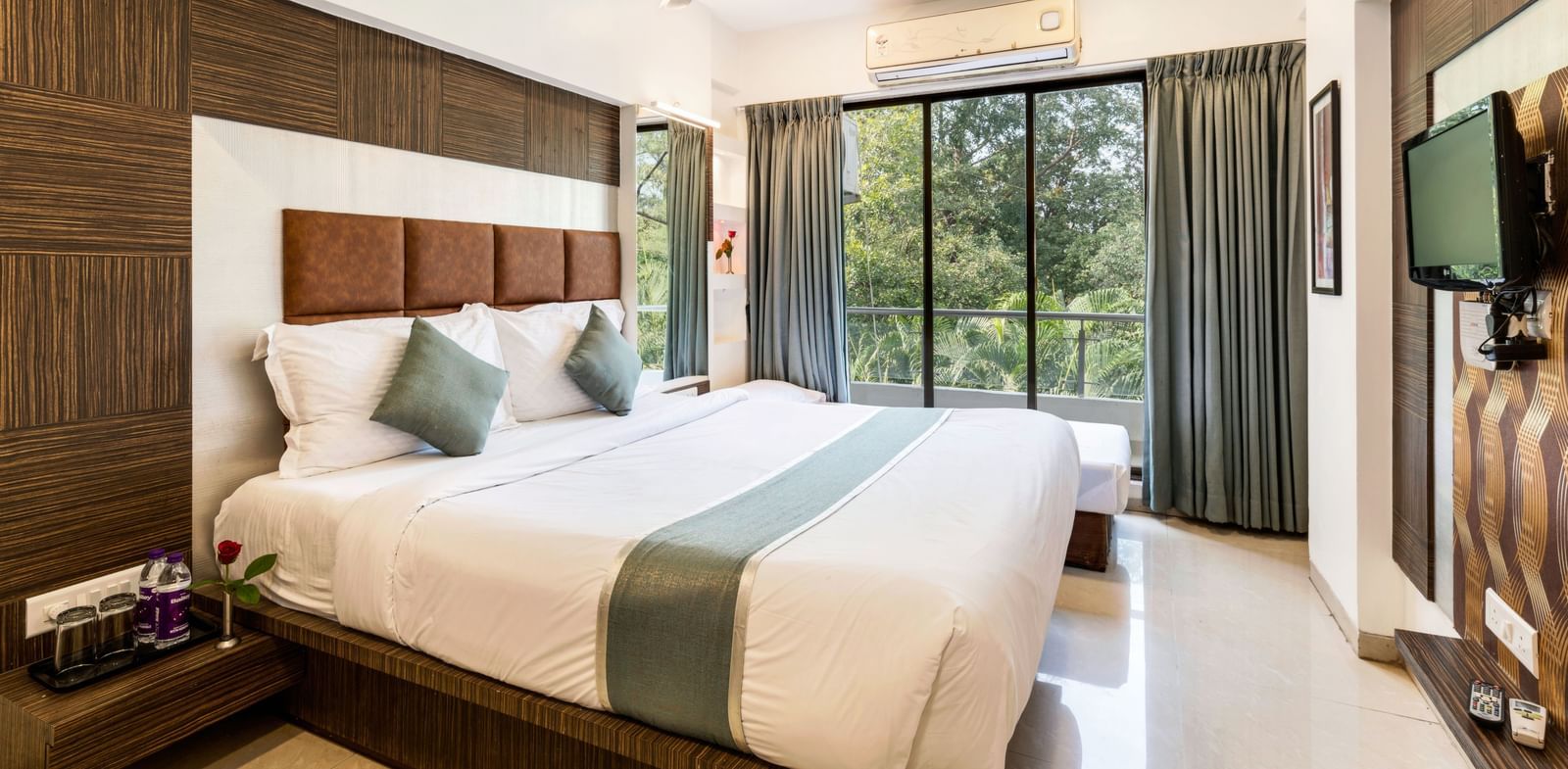 Super Deluxe Room9
