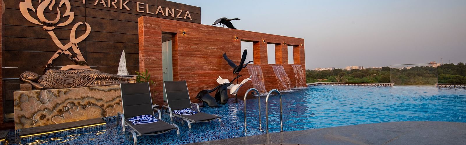 Swimming Pool of Hotel Park Elanza, Coimbatore