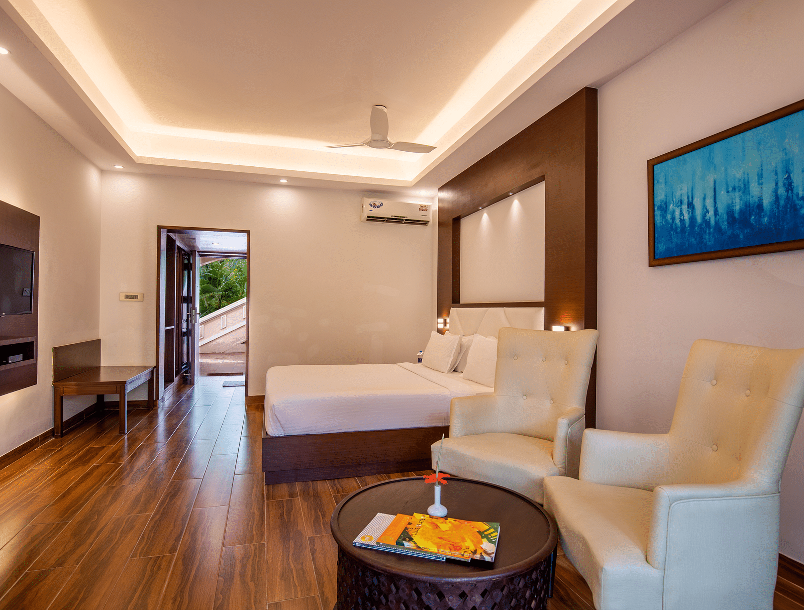Deluxe room 3