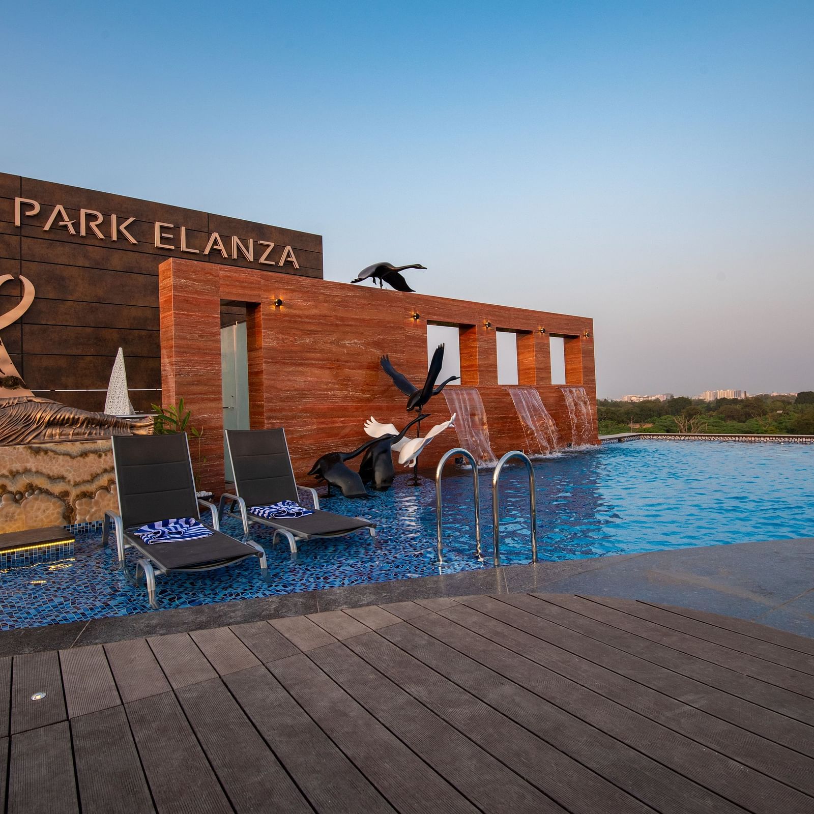 Swimming Pool of Hotel Park Elanza, Coimbatore