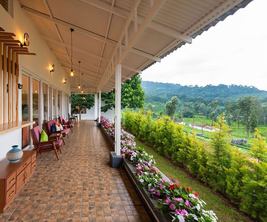 Main House Master Bedroom View from the verandah - Ibex Stays & Trails, Kotagiri
