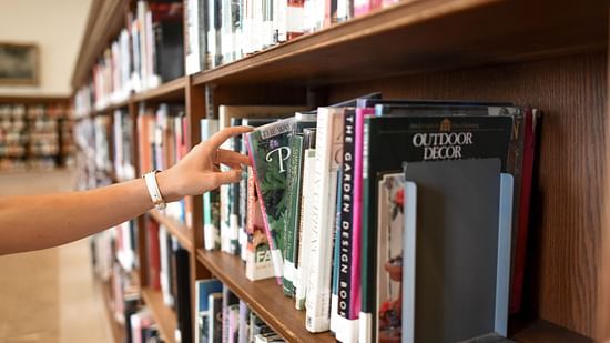architecture-book-bindings-bookcase-1370298