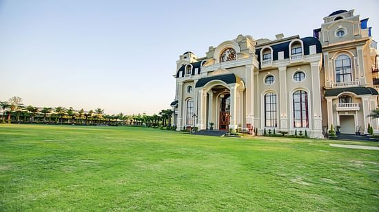 Grand Crystal Lawn