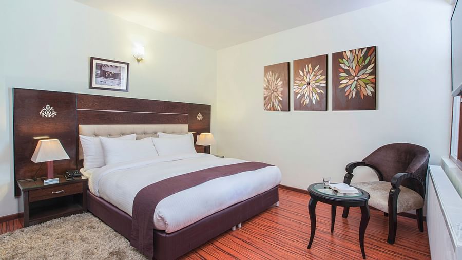 Presidential Room 5