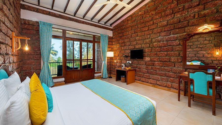 Lotus eco beach resort - king size bed in Sea Breeze Suite