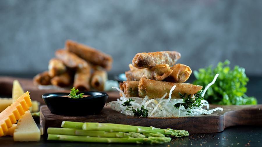 a plate of spring onions - polo floatel kolkata