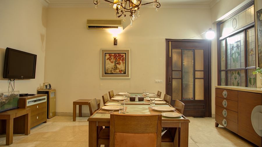 dining area with white interior 