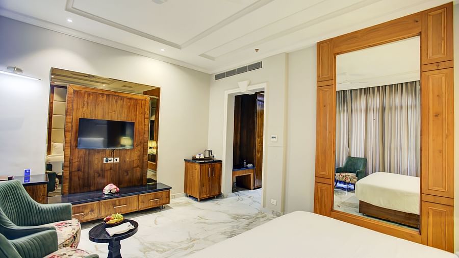 Deluxe Room 3 (2)
