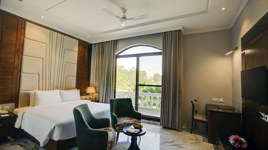 Deluxe room 4
