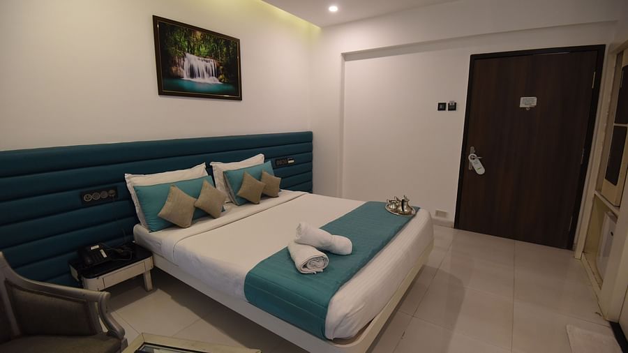 Deluxe Room at VITS Sharanam Hotel Best Hotels in Thane near Eastern Express Highway 1 drzkgu
