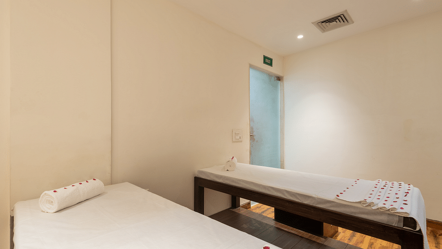 two beds in spa next to each other at DLS The Classio