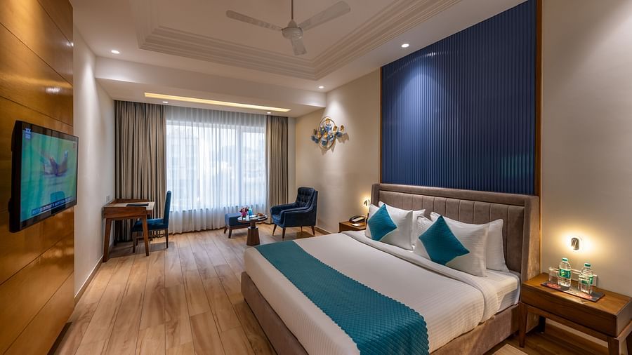 EXECUTIVE ROOM (2)