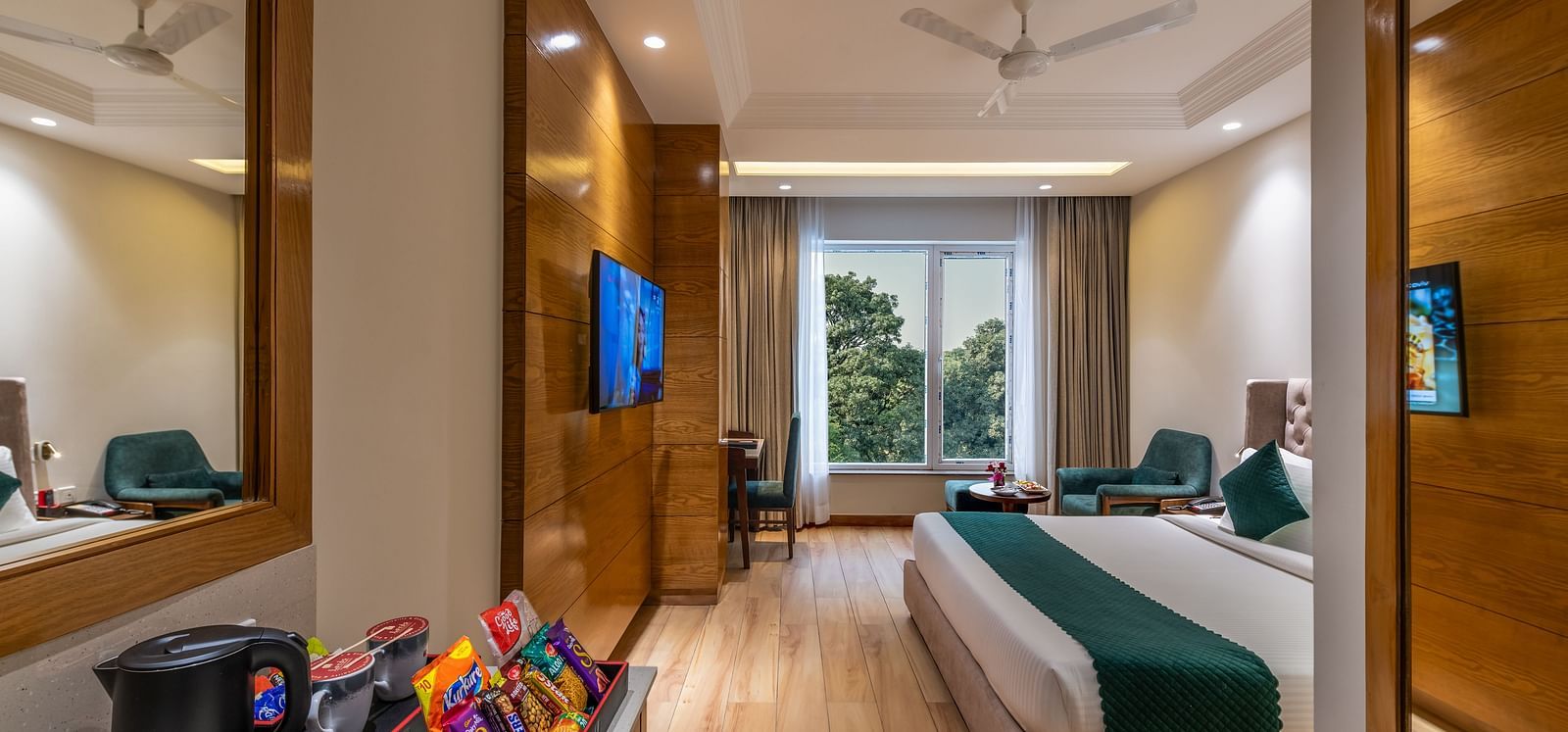 DELUXE ROOM 