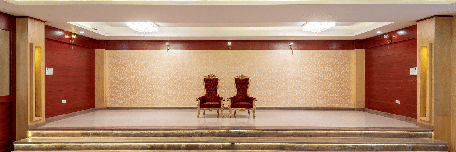 BANQUET  HALL STAGE
