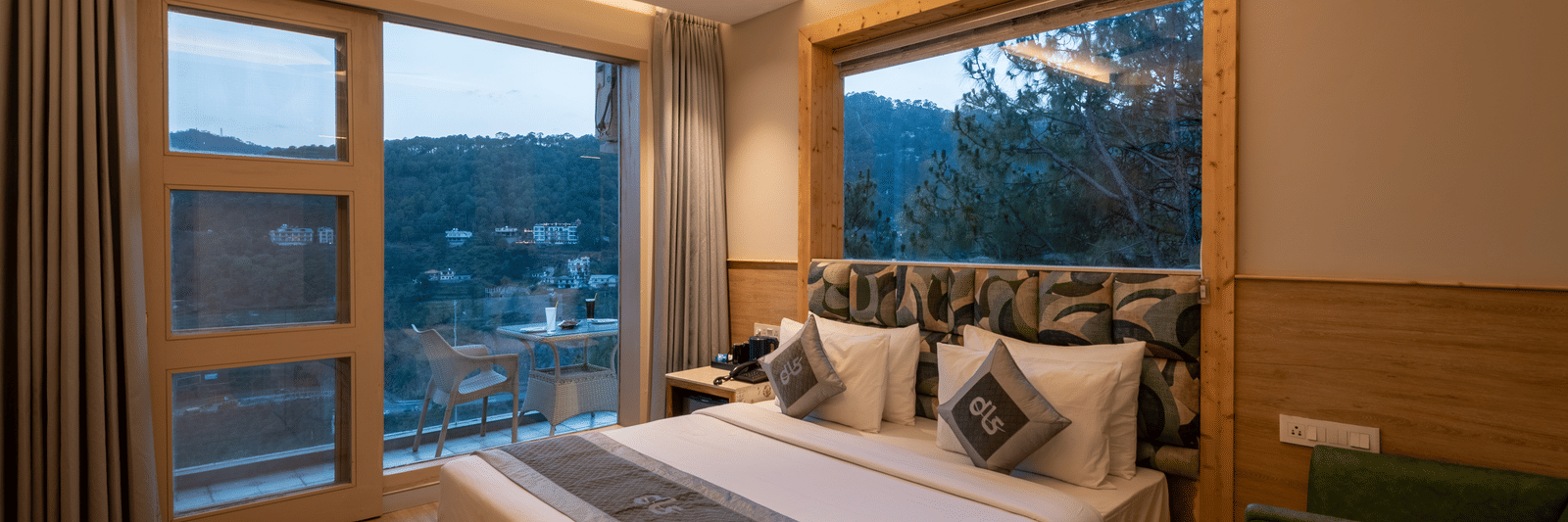 Premium room with forest view 6