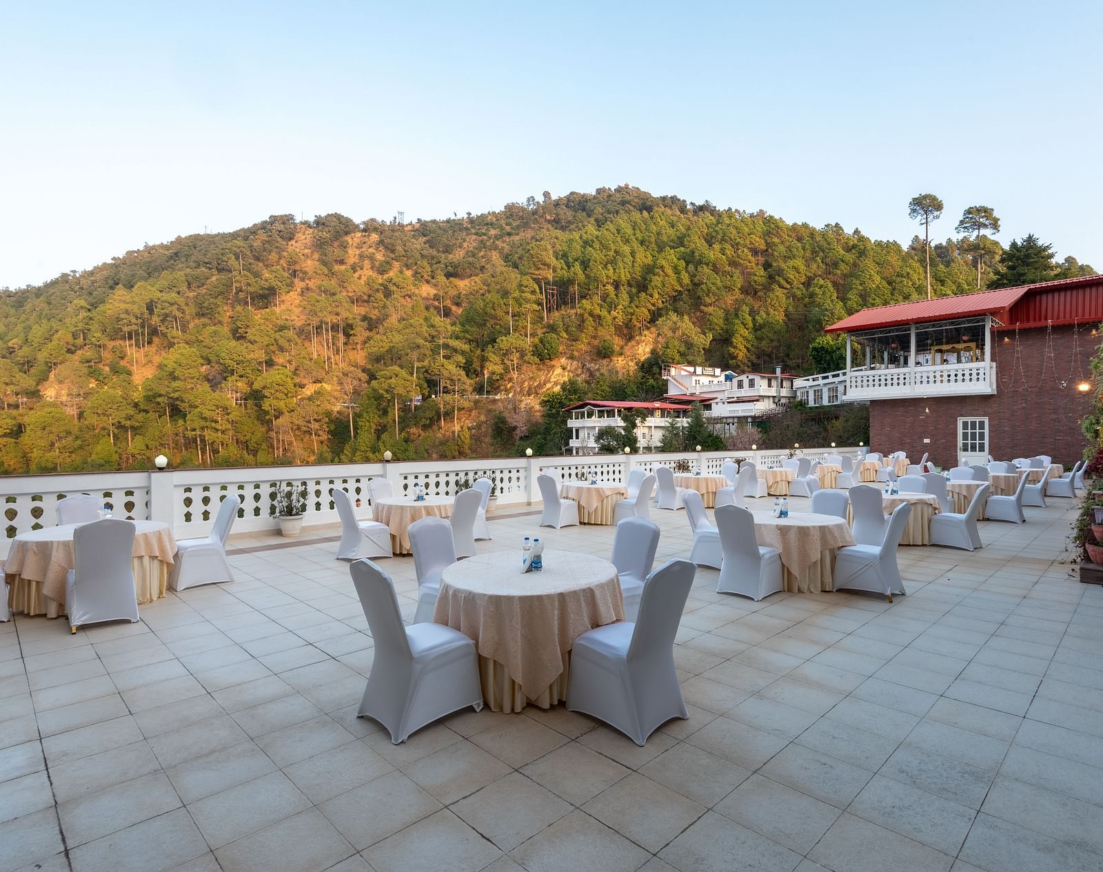 BANQUET  TERRACE