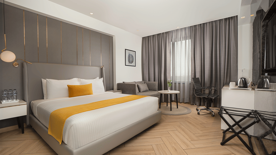 ROYAL CLUB BEDROOM