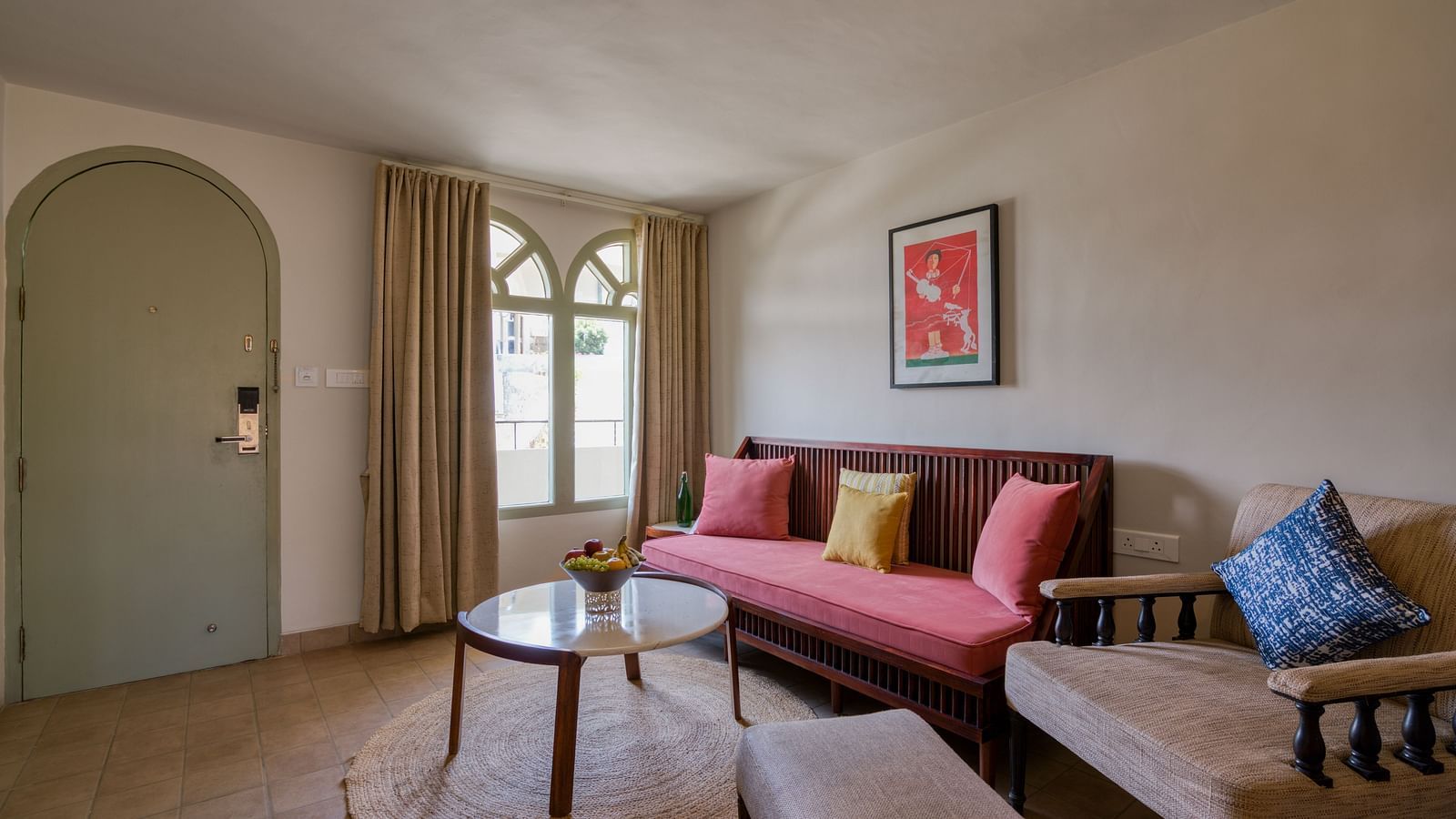 Overview of the living room at the junior suite - Mango Hill Shola Ooty