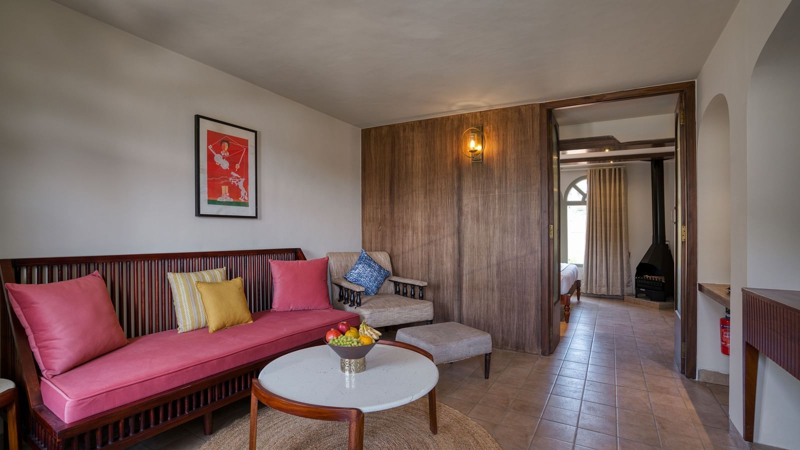 Overview of the living room at the junior suite | Mango Hill Shola Ooty