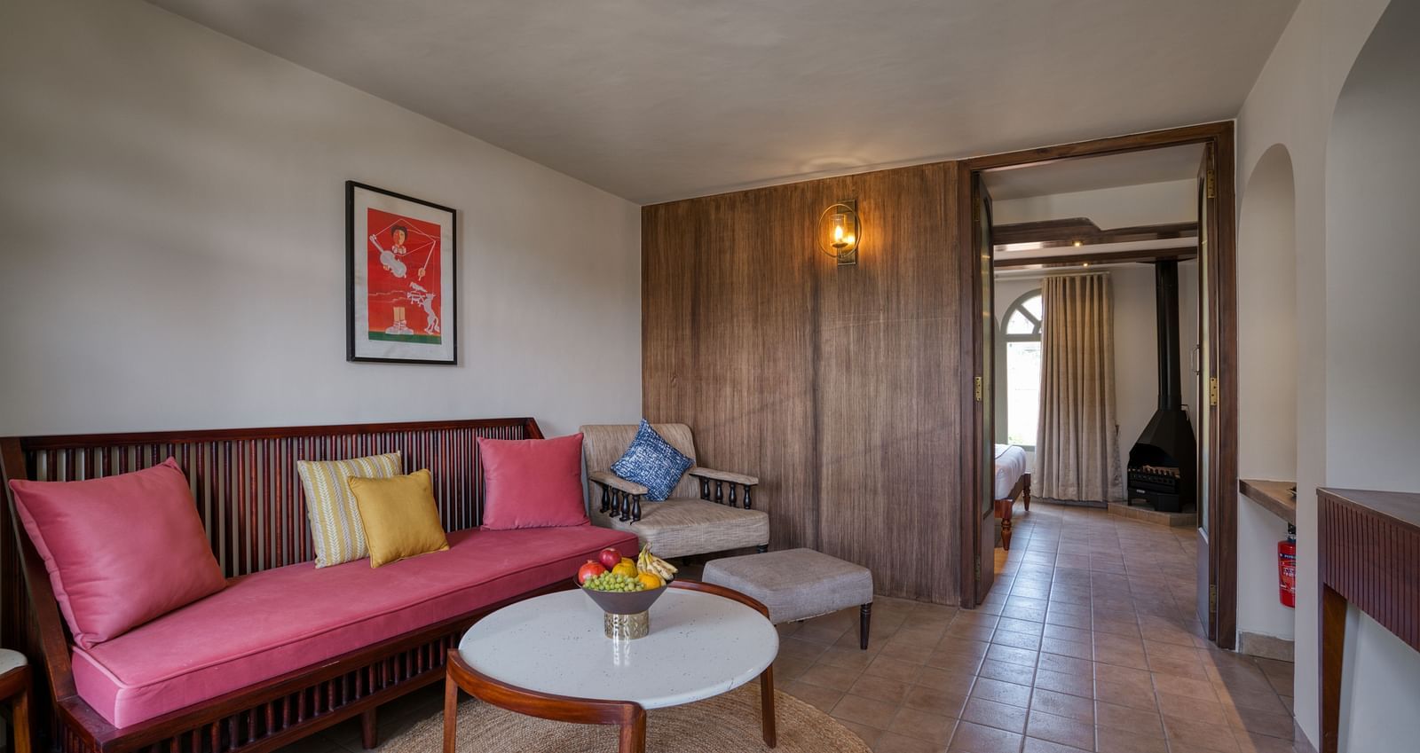 Overview of the living room at the junior suite | Mango Hill Shola Ooty