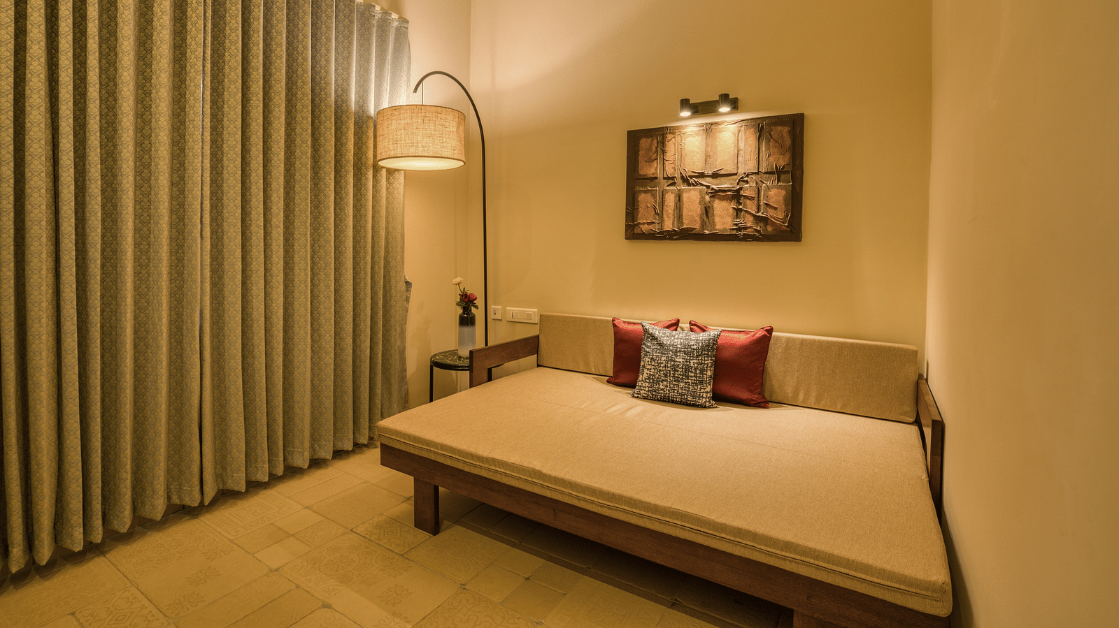 Overview of the living room with sofas inside the studio | Mango Hill Shola Ooty