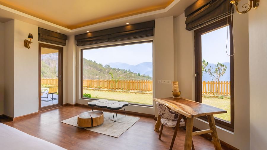 Executive Apartment with Lawn - 2