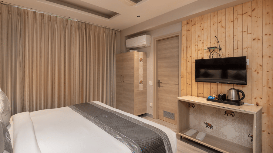 Deluxe Room with forest view 2