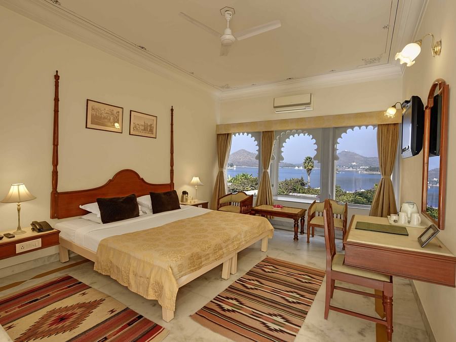 Deluxe Lake Facing Rooms