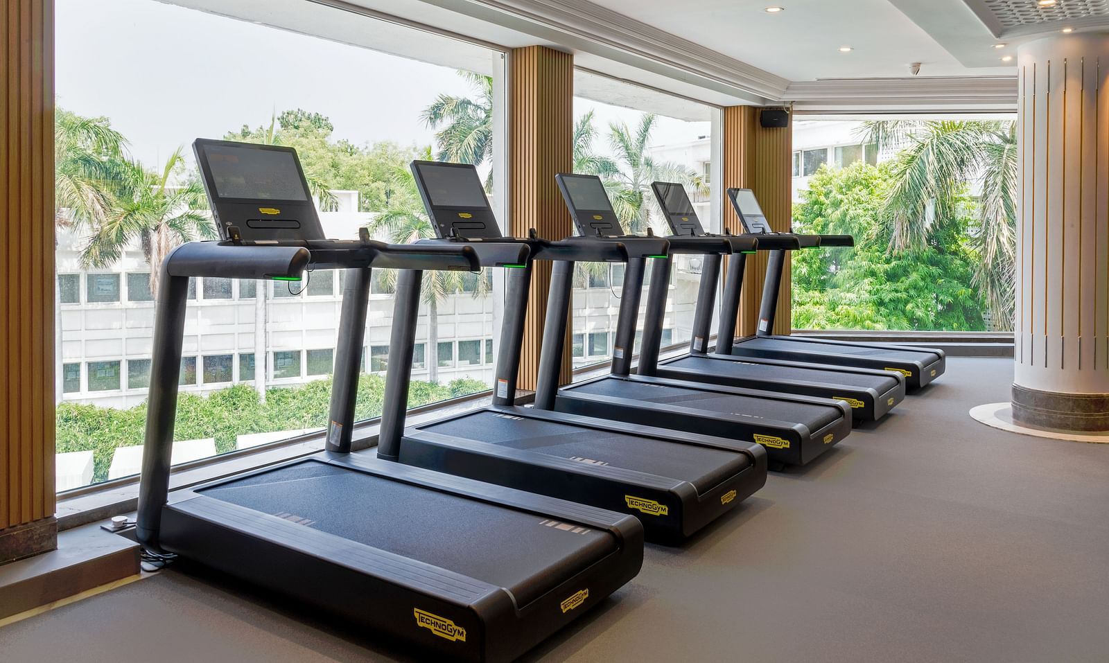 image of five treadmill machine at the sumaya - The Claridges New Delhi