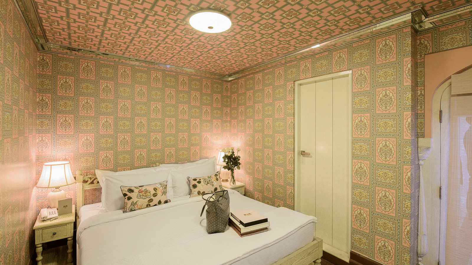 Deluxe rooms in Surya Haveli Jaipur