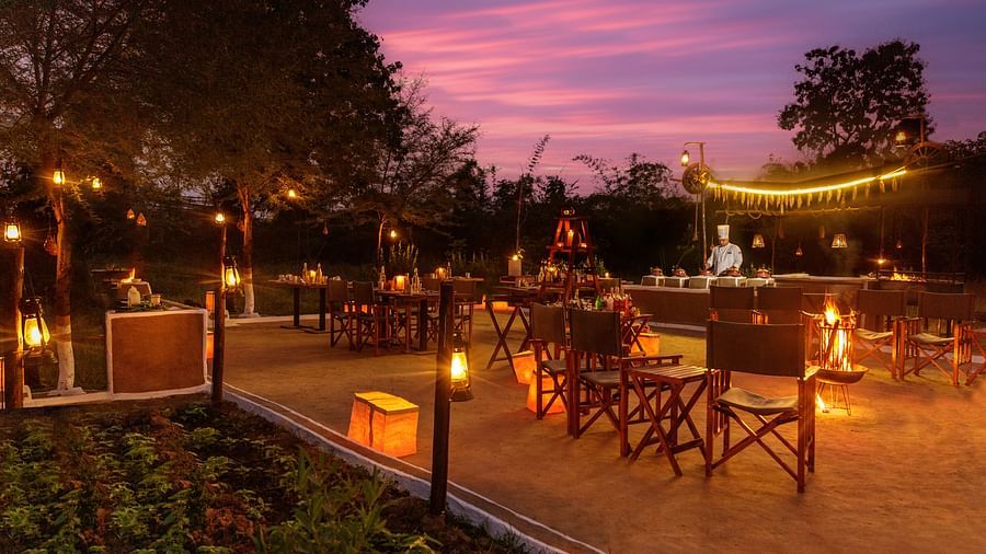 Outdoor dining near Bhopal