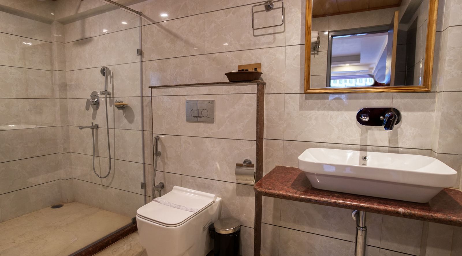 Image of the Studio Suite bathroom I Avianna Gangtok Prime Hotel & Spa