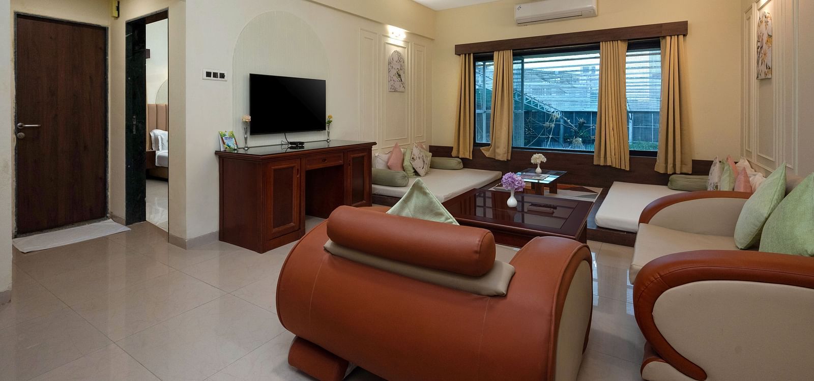 13 Aviary View Suite