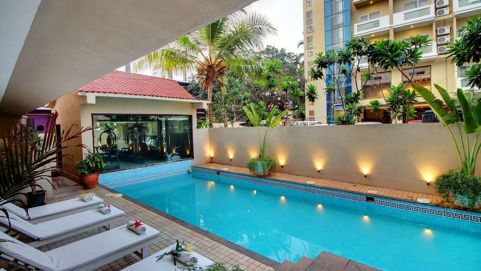 SWIMMING POOL (1)