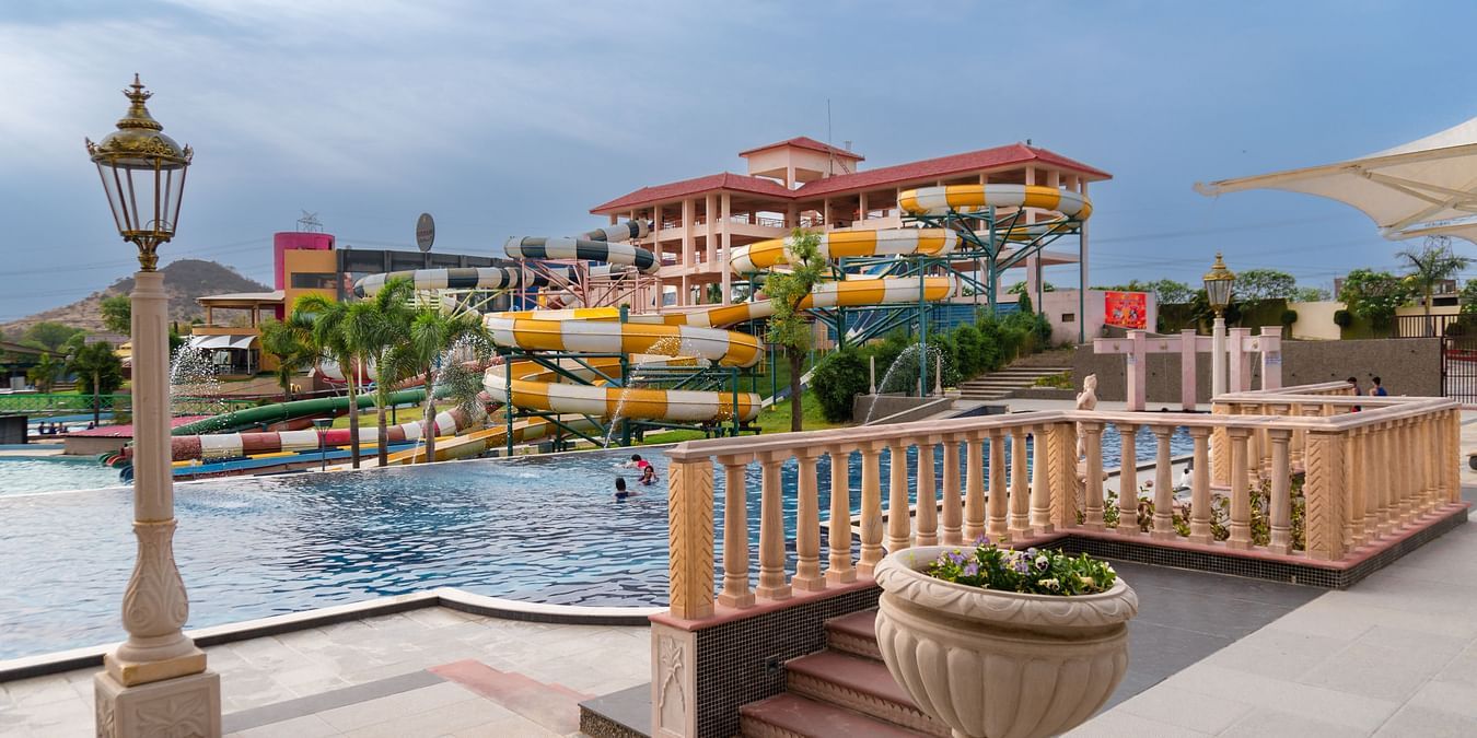 A long shot of the pool at the water park